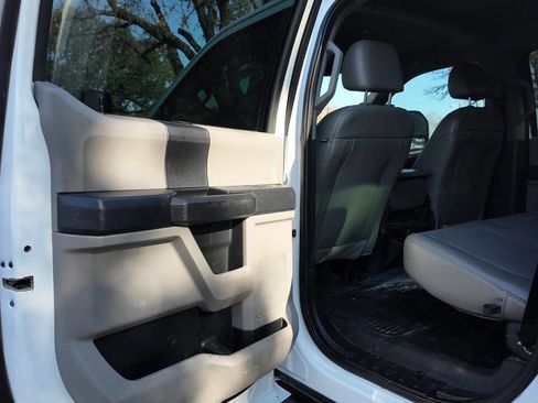 Used 2020 Ford F250 XL w/ Power Equipment Group image 12