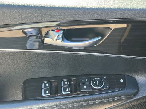 Used 2020 Kia Sorento LX FWD image 25