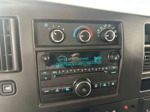 Used 2017 Chevrolet Express 3500 LT w/ LT Preferred Equipment Group RWD image 19