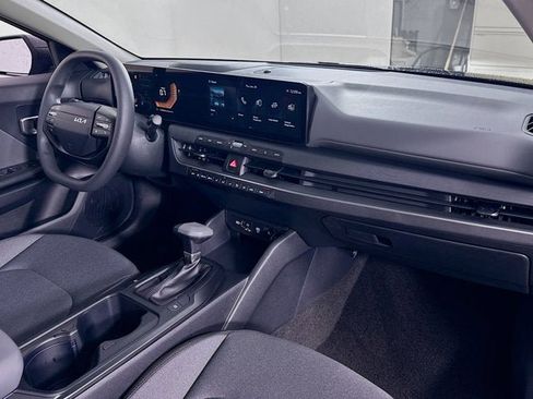 New 2026 Kia K4 FWD image 24