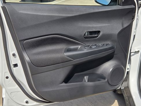 New 2025 Nissan Kicks Play S image 11