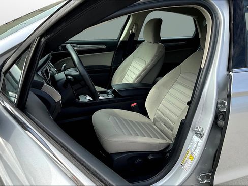 Used 2018 Ford Fusion S image 16