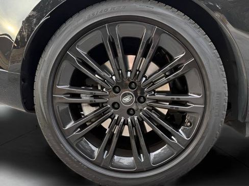 Certified 2023 Land Rover Range Rover SE image 26