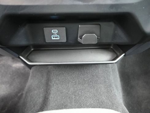Used 2023 Ford F150 XLT RWD image 9