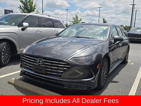 Used 2023 Hyundai Sonata Limited w/ Cargo Package FWD image 3