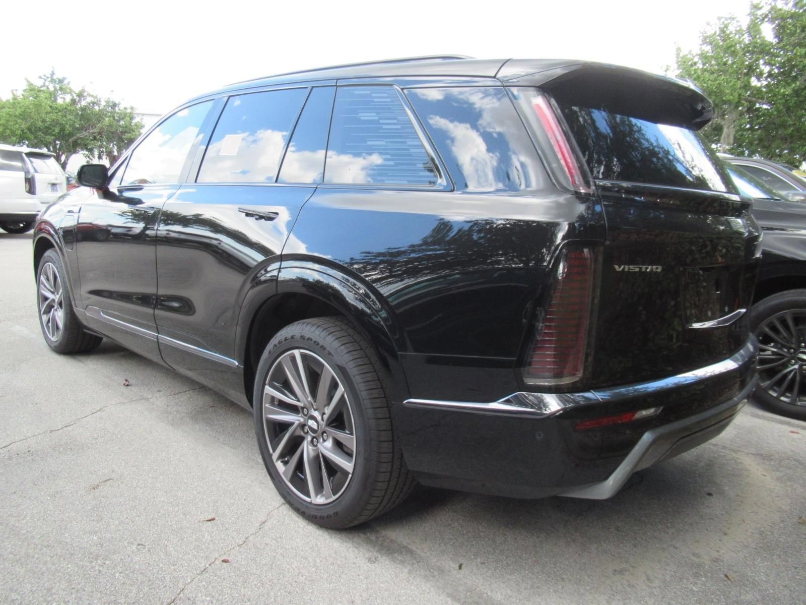 Used 2026 Cadillac Vistiq Sport w/ LPO, Floor Liner Package AWD/4WD image 5