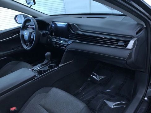 Used 2025 Toyota Camry LE image 24