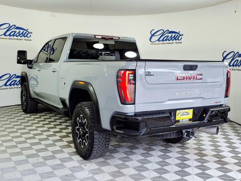Used 2024 GMC Sierra 2500 AT4X AWD/4WD image 2