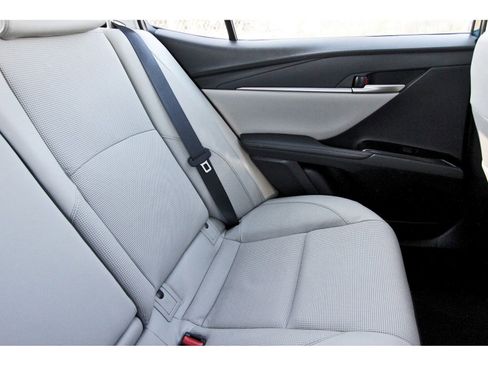 Used 2025 Toyota Camry XLE image 12