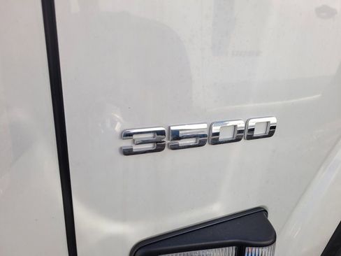 New 2024 Chevrolet Low Cab Forward image 8