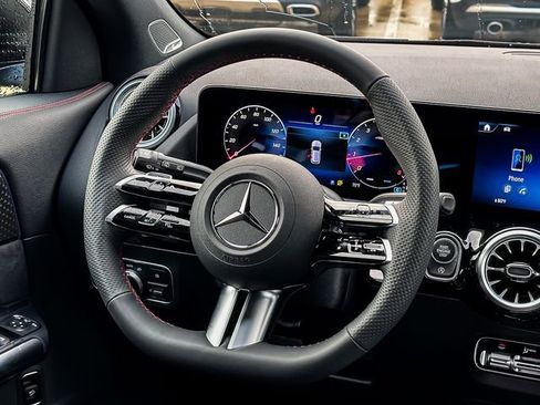 New 2025 Mercedes-Benz GLA 250 image 25