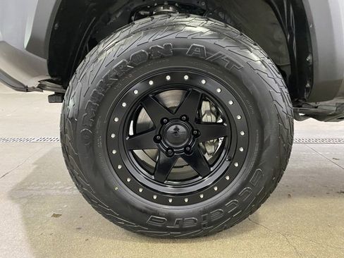 Used 2020 Toyota Tacoma TRD Off-Road image 23