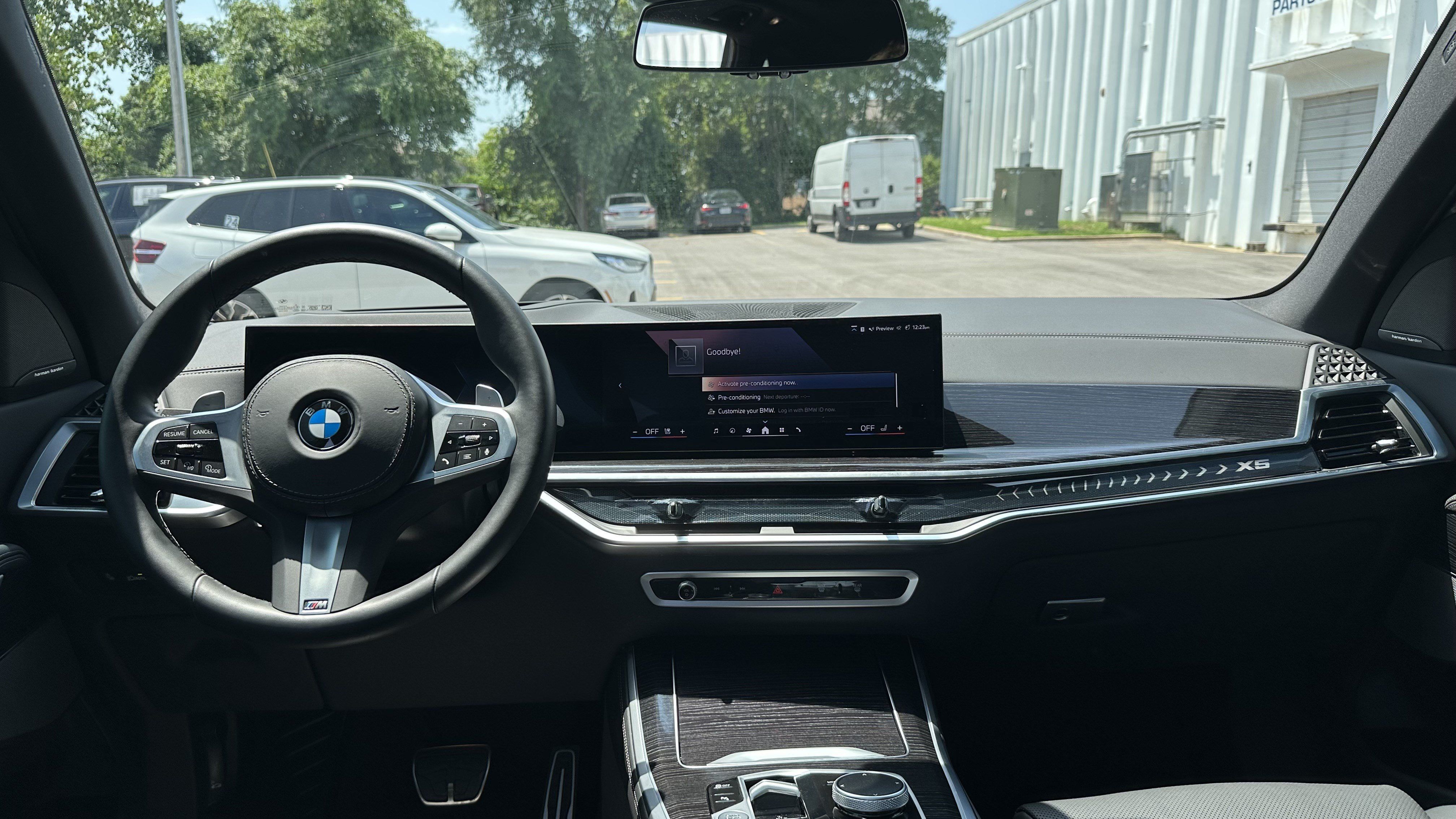 Certified 2025 BMW X5 xDrive40i w/ M Sport Package AWD/4WD image 30