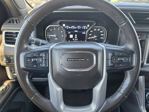 Used 2021 GMC Yukon Denali w/ LPO, Illumination Package AWD/4WD image 25