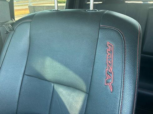 Used 2021 Nissan Titan PRO-4X w/ Pro-4x Convenience Package AWD/4WD image 12