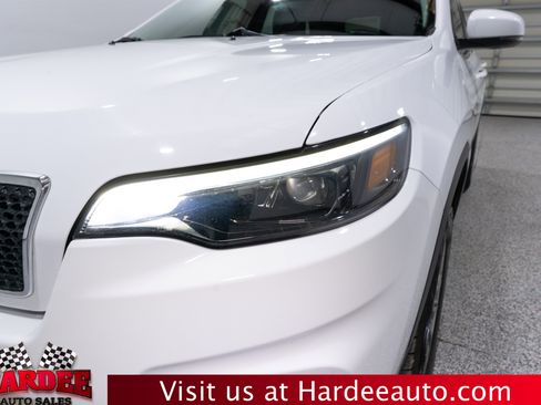 Used 2019 Jeep Cherokee Latitude Plus w/ Cold Weather Group image 8