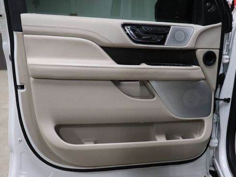 Used 2021 Lincoln Navigator Reserve w/ Luxury Package image 10