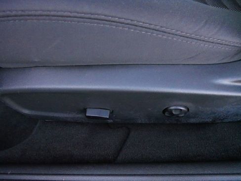 Used 2013 Dodge Challenger R/T image 20