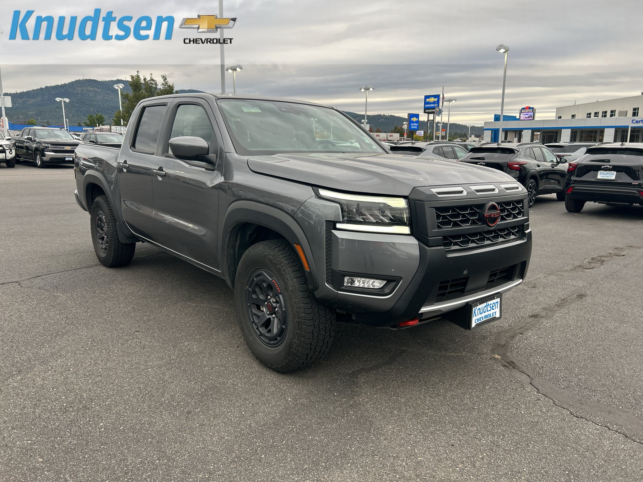 Used 2026 Nissan Frontier PRO-4X AWD/4WD image 1