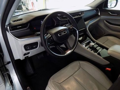 Used 2023 Jeep Grand Cherokee L Overland w/ MOPAR Finishing Package image 11