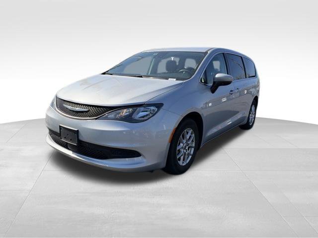 Used 2023 Chrysler Voyager LX FWD image 3