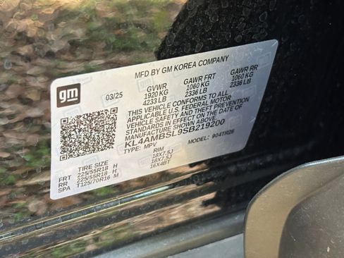 Used 2025 Buick Encore GX Preferred FWD image 28