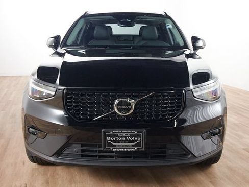 Certified 2024 Volvo XC40 B5 Ultimate w/ Protection Package Premier AWD/4WD image 2
