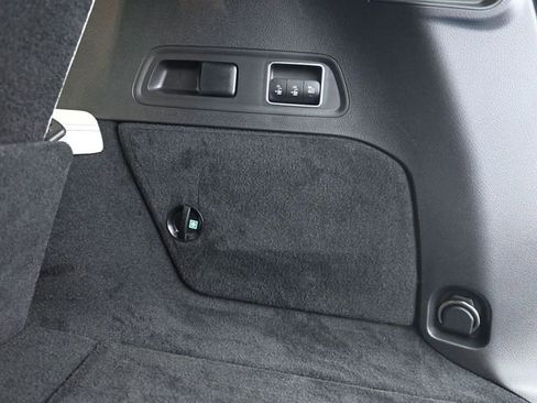 Used 2025 Mercedes-Benz GLS 450 4MATIC image 27