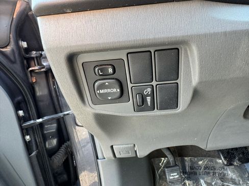 Used 2010 Toyota Prius Five image 31