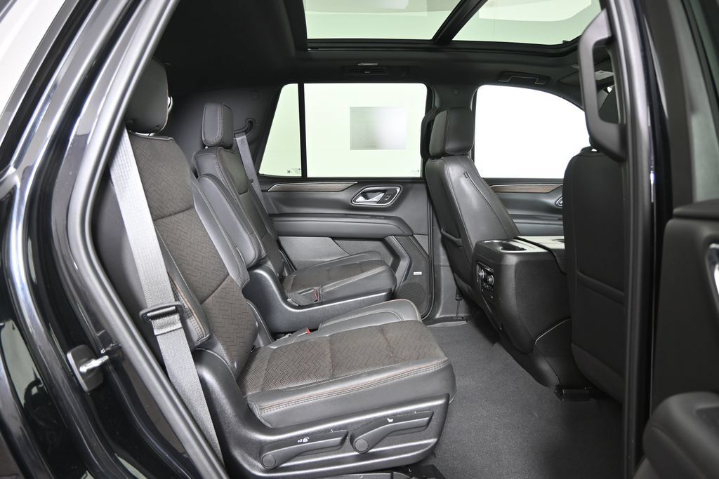 Used 2024 Chevrolet Tahoe High Country AWD/4WD image 16