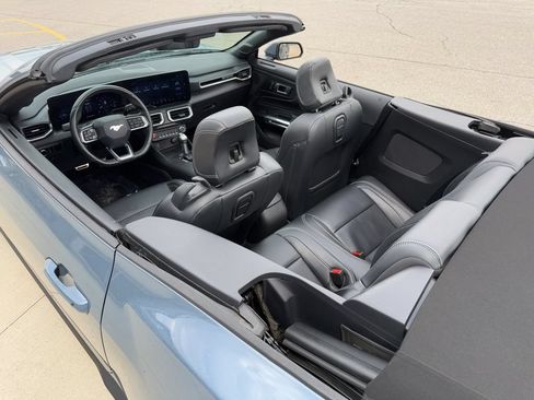 Used 2025 Ford Mustang Premium RWD image 38