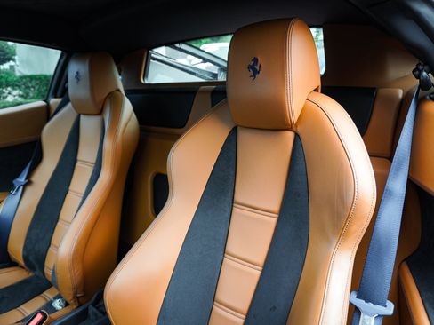 Used 2013 Ferrari 458 Italia Coupe RWD image 19