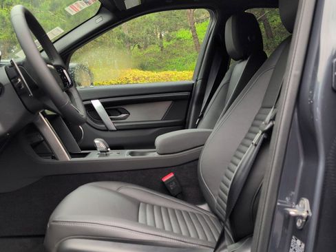 New 2026 Land Rover Discovery Sport Landmark image 6