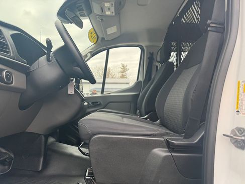 Used 2024 Ford Transit 250 Low Roof w/ Exterior Upgrade Package RWD image 18