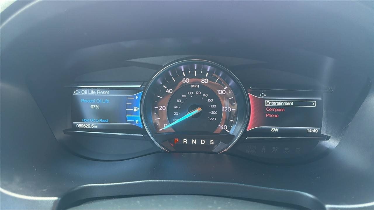 Used 2018 Ford Explorer XLT w/ Equipment Group 202A AWD/4WD image 25