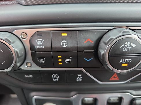 Used 2018 Jeep Wrangler Rubicon w/ Cold Weather Group image 25