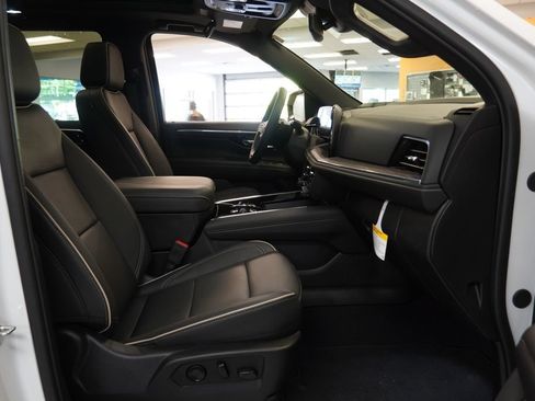 New 2025 Chevrolet Tahoe Premier w/ Sun And Tow Package AWD/4WD image 41
