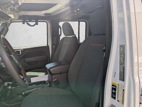 Used 2024 Jeep Wrangler Unlimited Rubicon w/ Technology Group AWD/4WD image 11