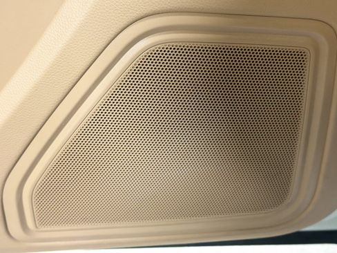 Used 2025 Porsche Macan image 24