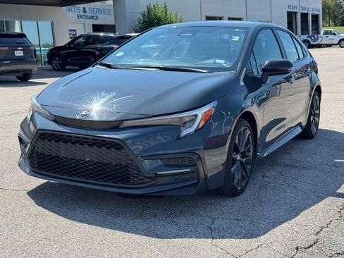 Used 2025 Toyota Corolla SE FWD image 8