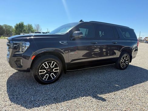 Used 2023 GMC Yukon XL AT4 w/ Technology Package AWD/4WD image 5