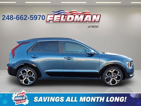 Used 2024 Kia Niro EX Touring FWD image 7