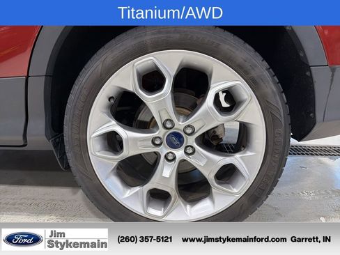 Used 2016 Ford Escape Titanium w/ Equipment Group 301A AWD/4WD image 17