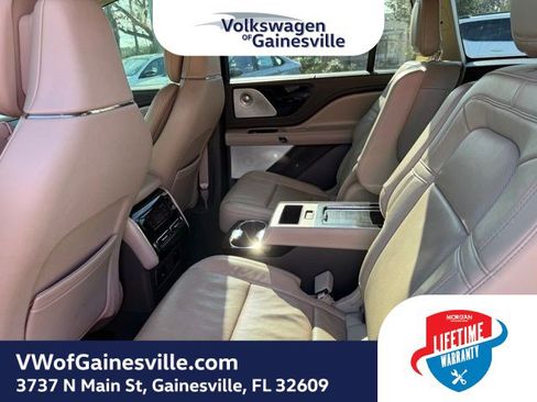 Used 2020 Lincoln Aviator Reserve w/ Equipment Group 202A image 12