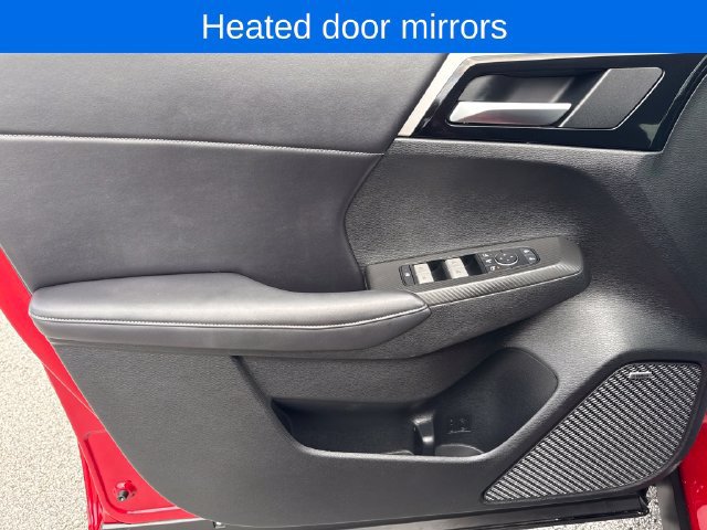 Used 2025 Mitsubishi Outlander AWD image 13