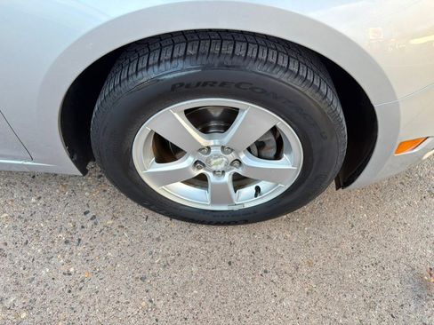 Used 2016 Chevrolet Cruze LT w/ Technology Package image 21