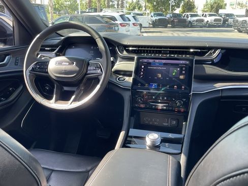 Certified 2023 Jeep Grand Cherokee Overland image 24