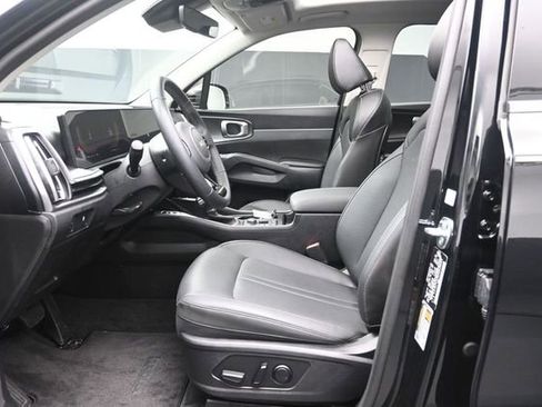 Used 2025 Kia Sorento S w/ Panoramic Sunroof Package FWD image 18