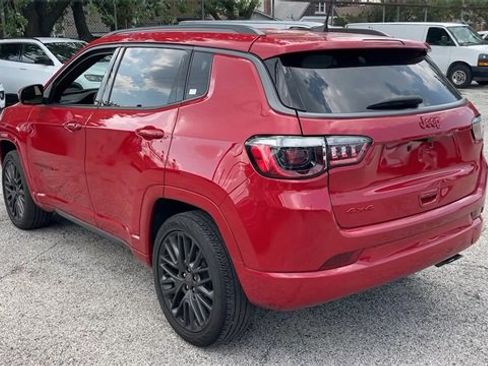 Used 2022 Jeep Compass Limited image 4