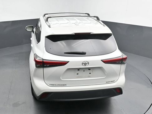 Used 2022 Toyota Highlander XLE image 24